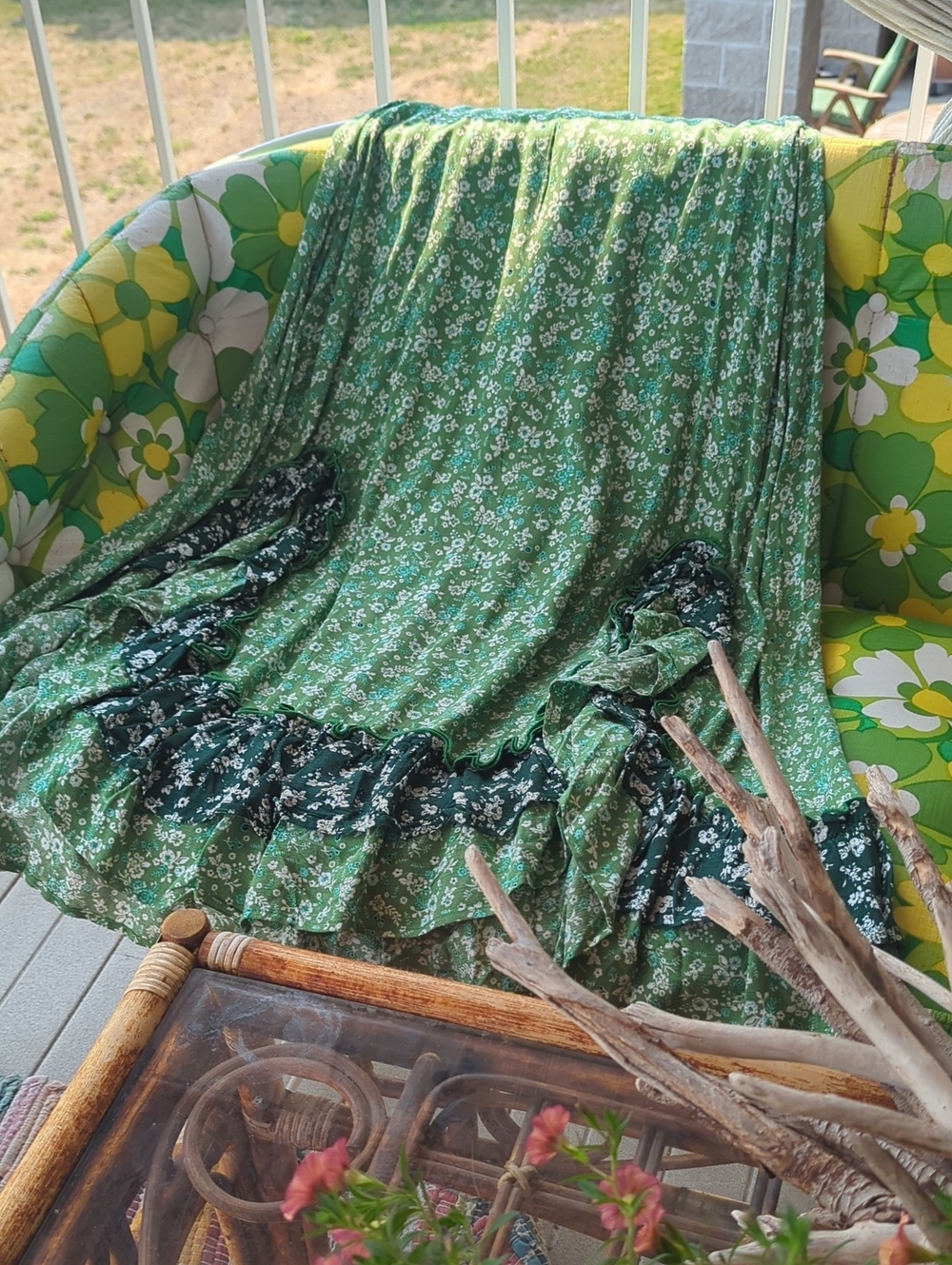 Beautiful flowey maxi skirt.